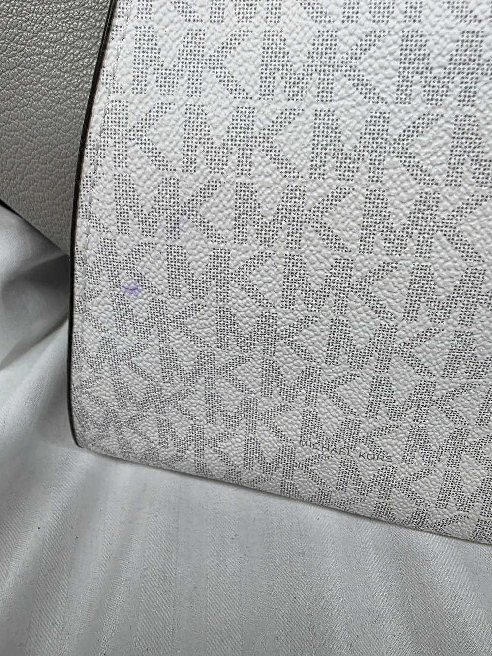 Michael Kors Gray & White Signature Tote with MK Charm - Picture 9 of 14